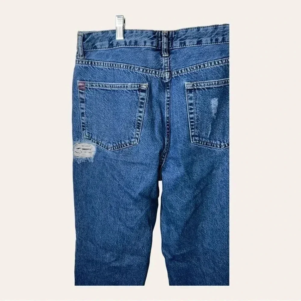 0131. BDG DISTRESSED MEDIUM‎ WASH DENIM JEANS SIZE 30